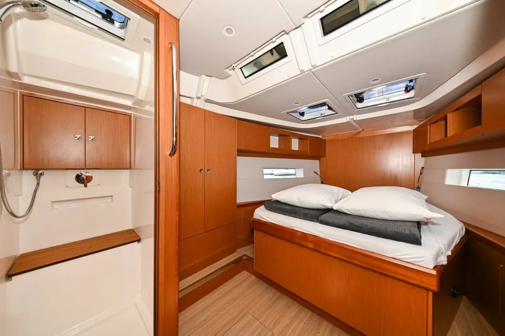 Bavaria C45 - 3 cab. — photo 26