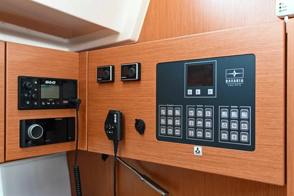 Bavaria C45 - 3 cab. — photo 7