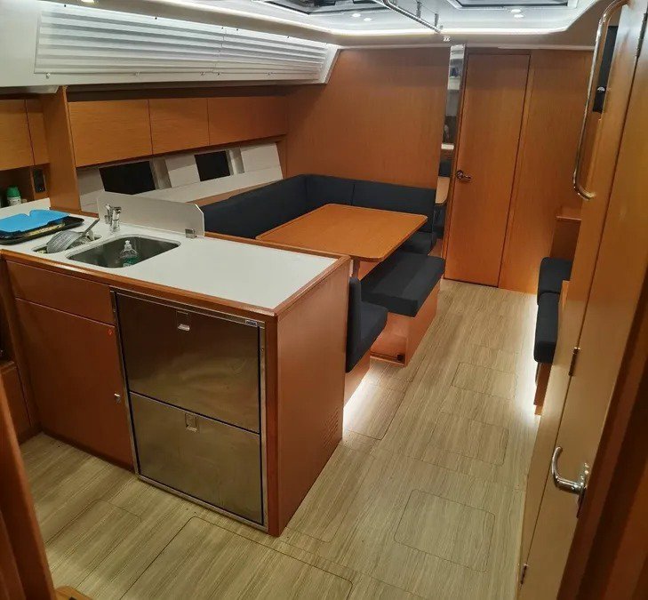 Bavaria C45 - 3 cab. — photo 17
