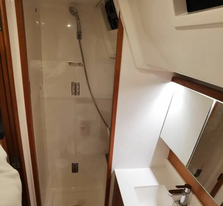 Bavaria C45 - 3 cab. — photo 26