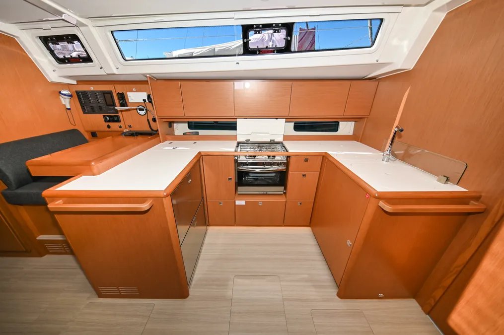 Bavaria C46 - 4 cab. — photo 17