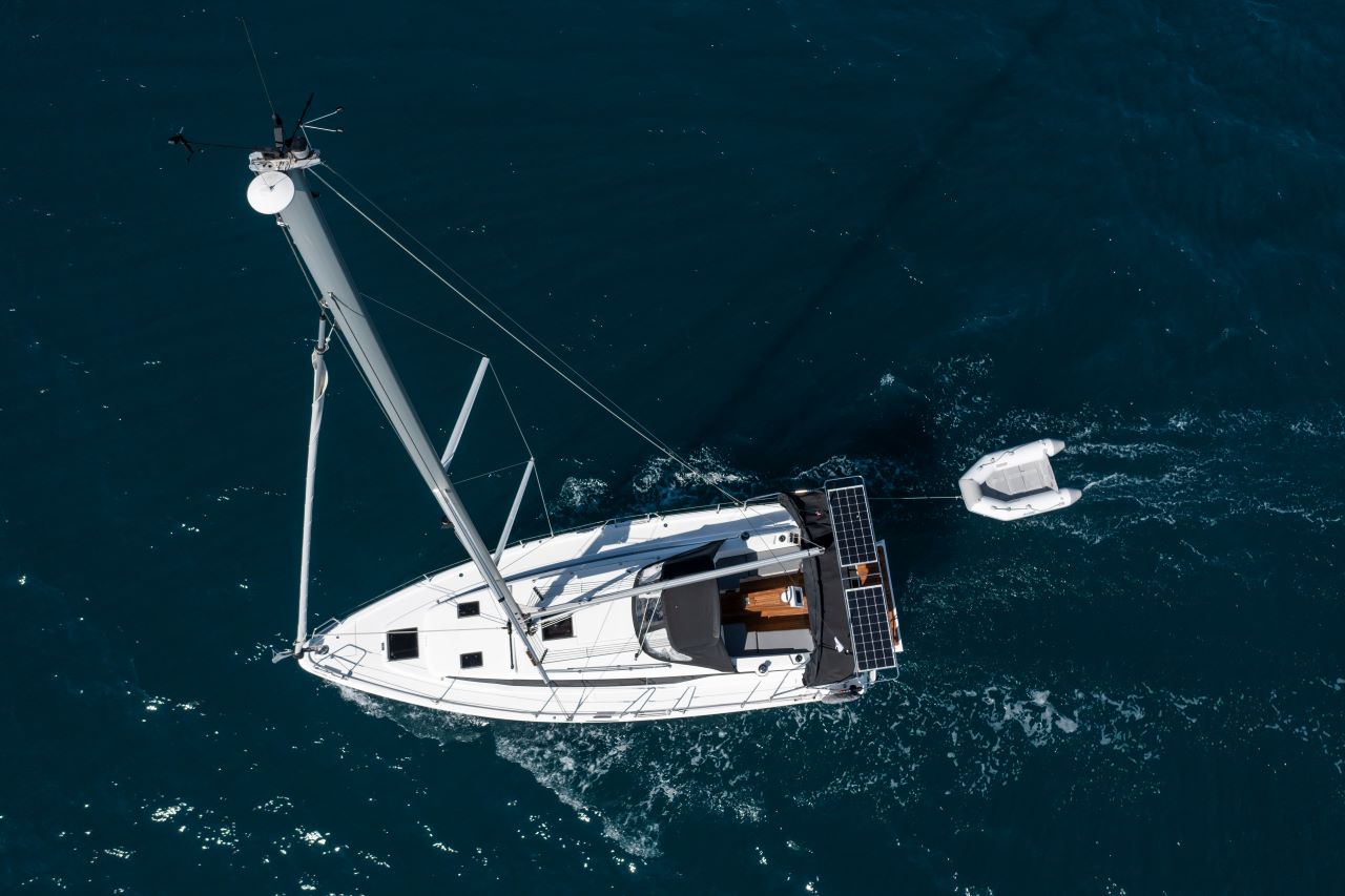 Photo #2 - Bavaria C38 (Martini) en Zadar - 38900
