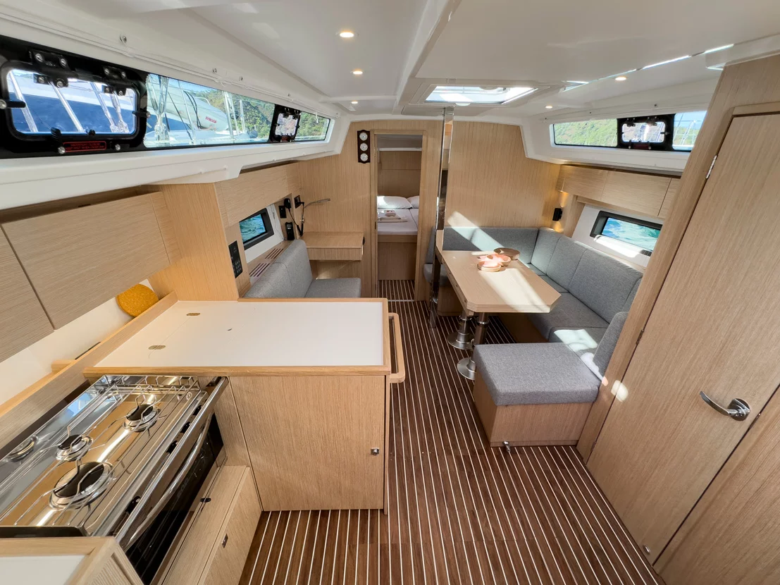 Bavaria C38 (Coconut)  - 18