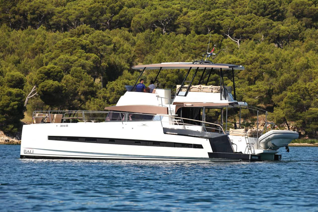 Bali 4.3 MY - 4 + 1 cab (Sierra)  - 2