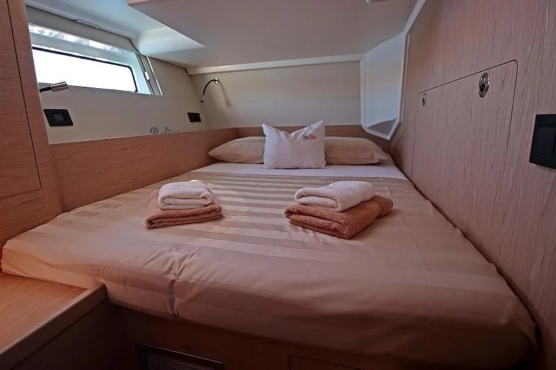 Oceanis Yacht 54 (White Bird)  - 41