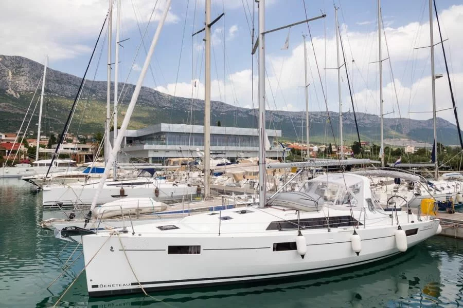 Oceanis 41.1 (First)  - 0