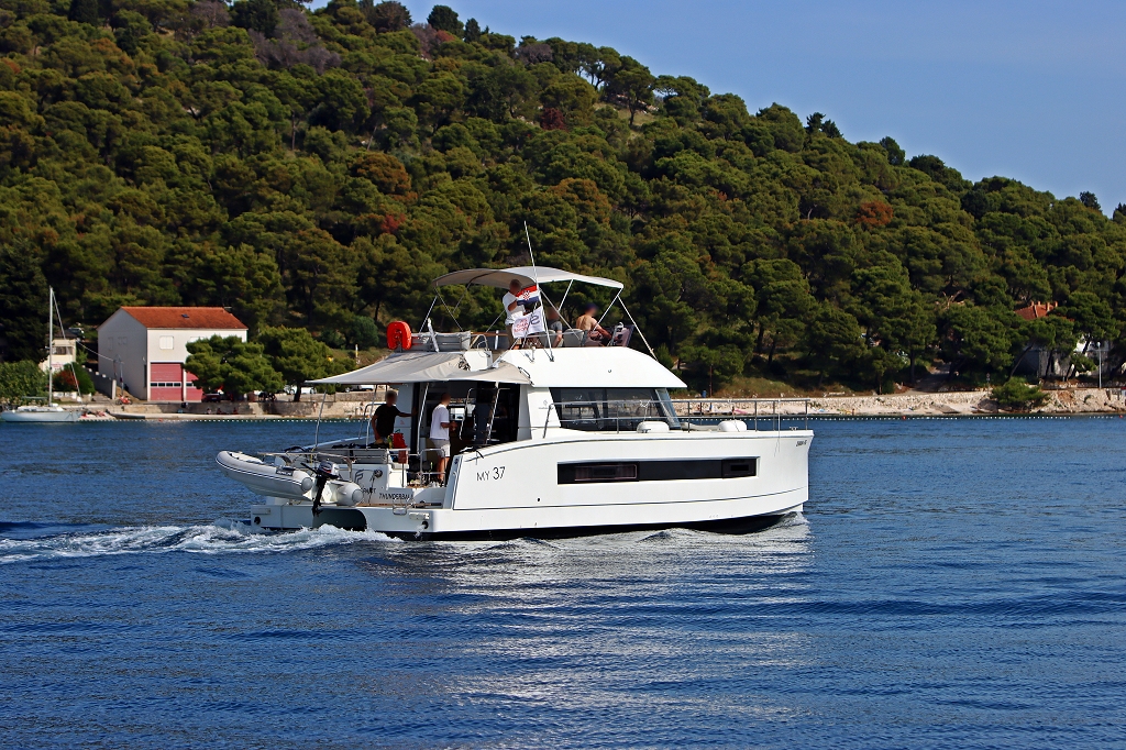 Photo #4 - Fountaine Pajot MY 37 (Thunderball) in Rogoznica - 38949