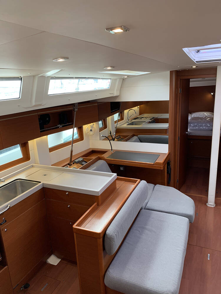 Oceanis 51.1 — photo 18