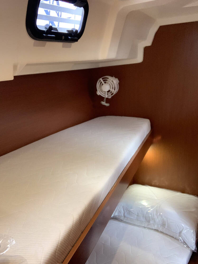 Oceanis 51.1 — photo 23