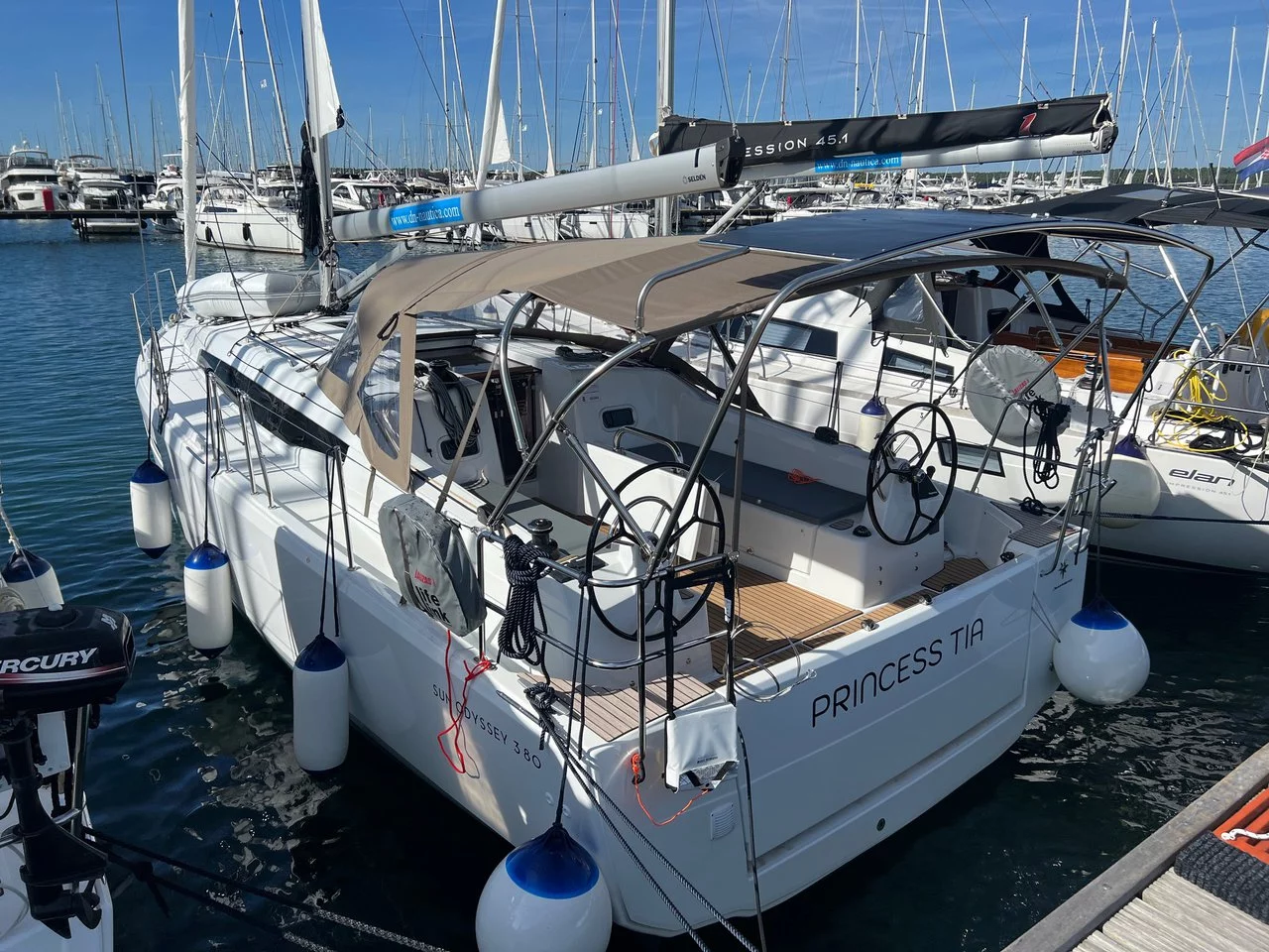 Sun Odyssey 380 (Princess Tia)  - 2
