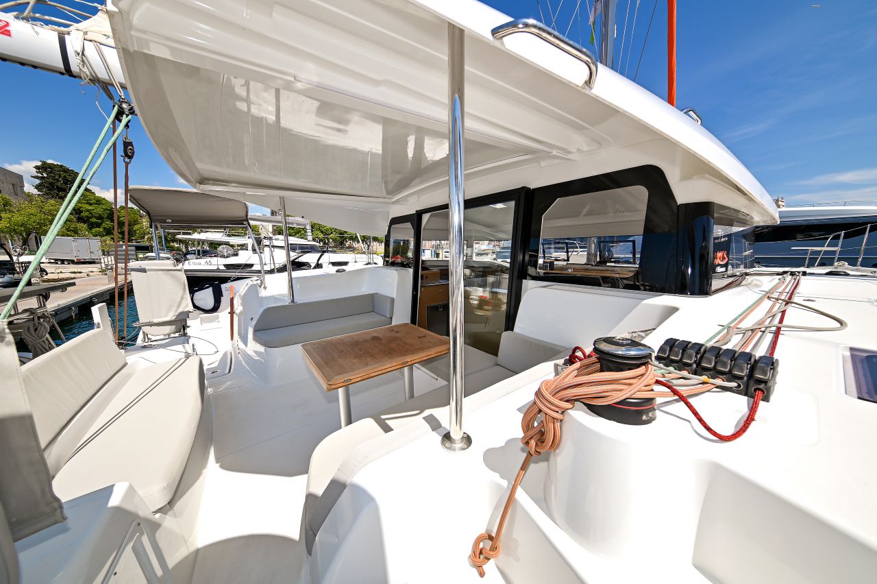 Photo #12 - Excess 11 - 4 + 1 + 1 cab. (Island Blue V) in Zadar - 38981