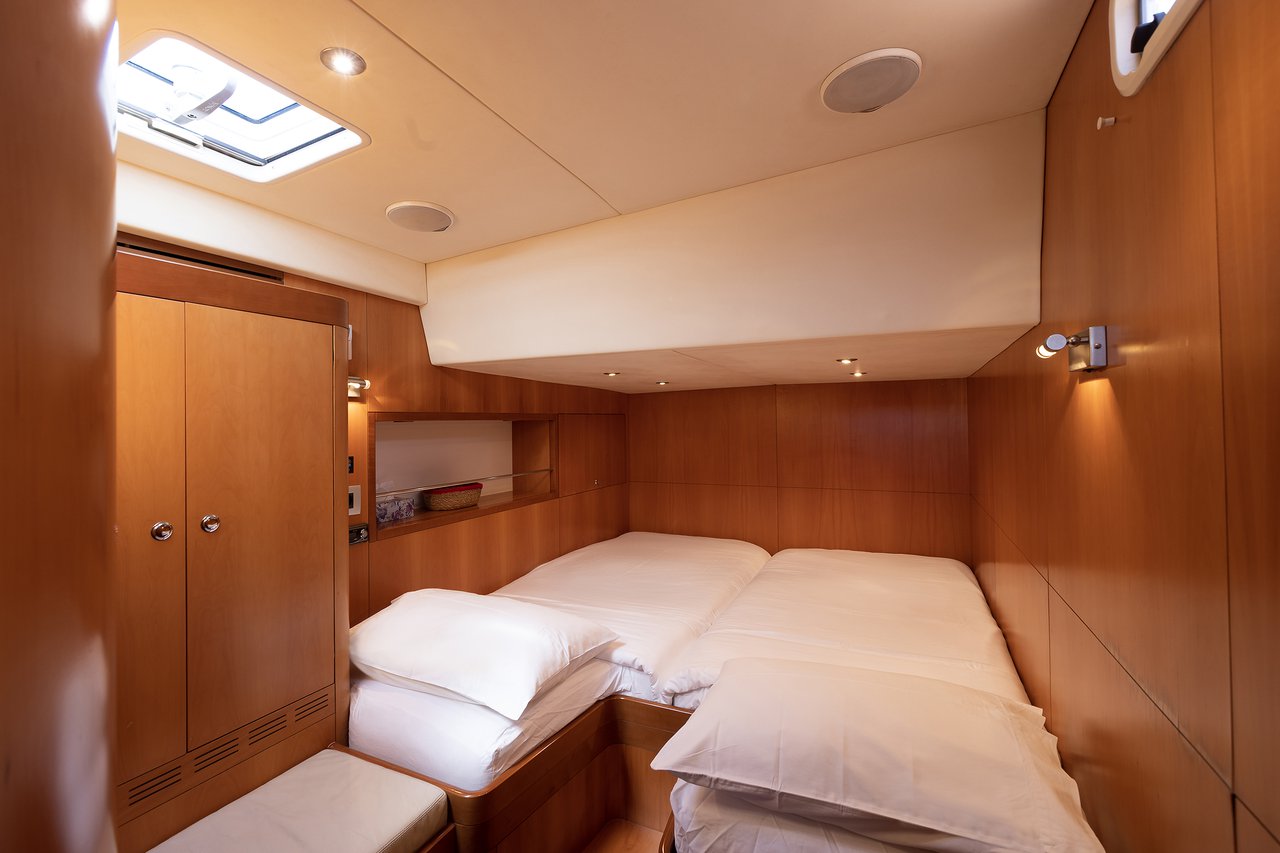 Photo #15 - Garcia Yachts 86 (Meliti) in Elliniko - 38991