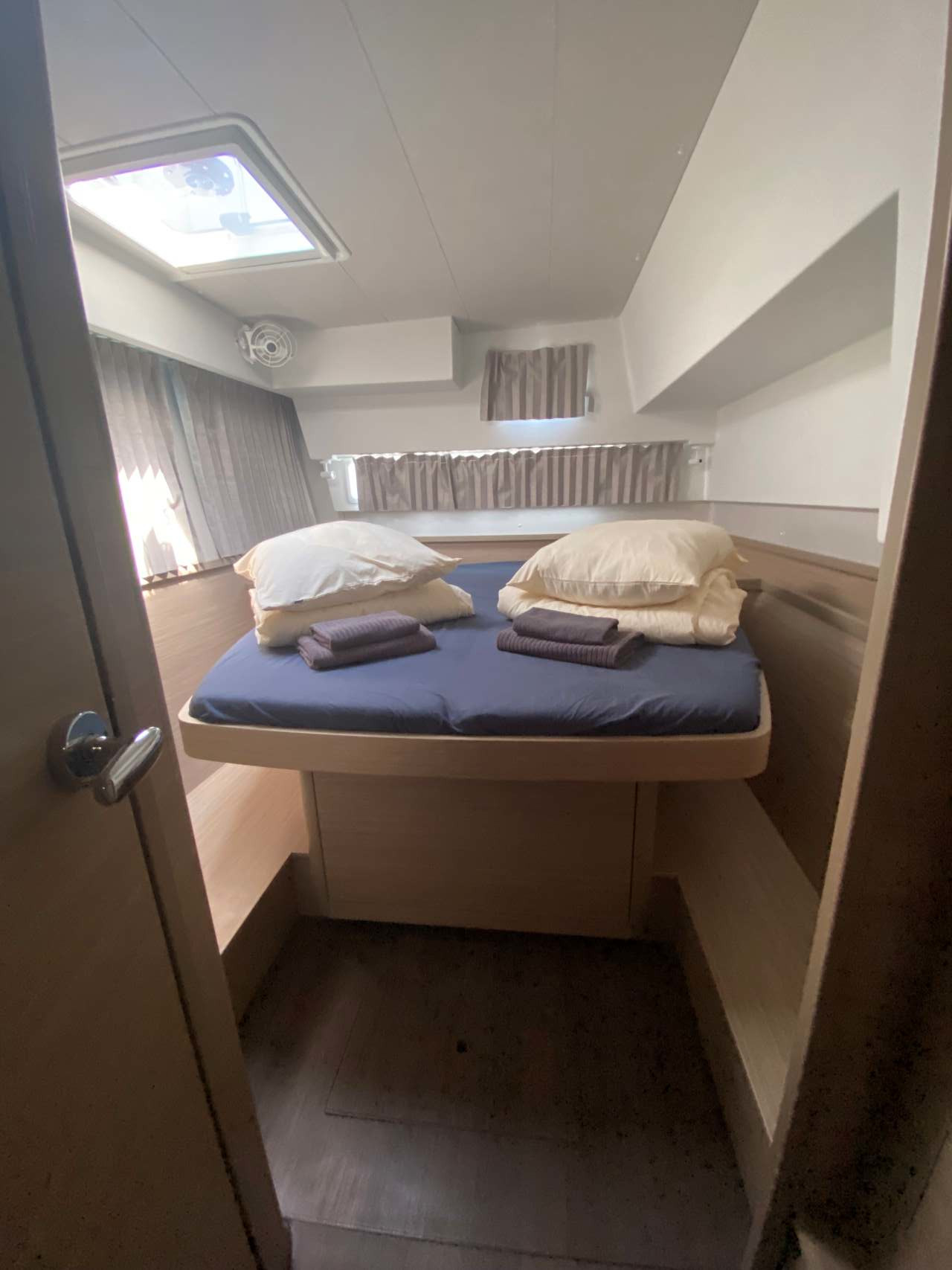 Photo #12 - Lagoon 42 - 4 + 2 cab. (Hanselli) in Trogir - 39021