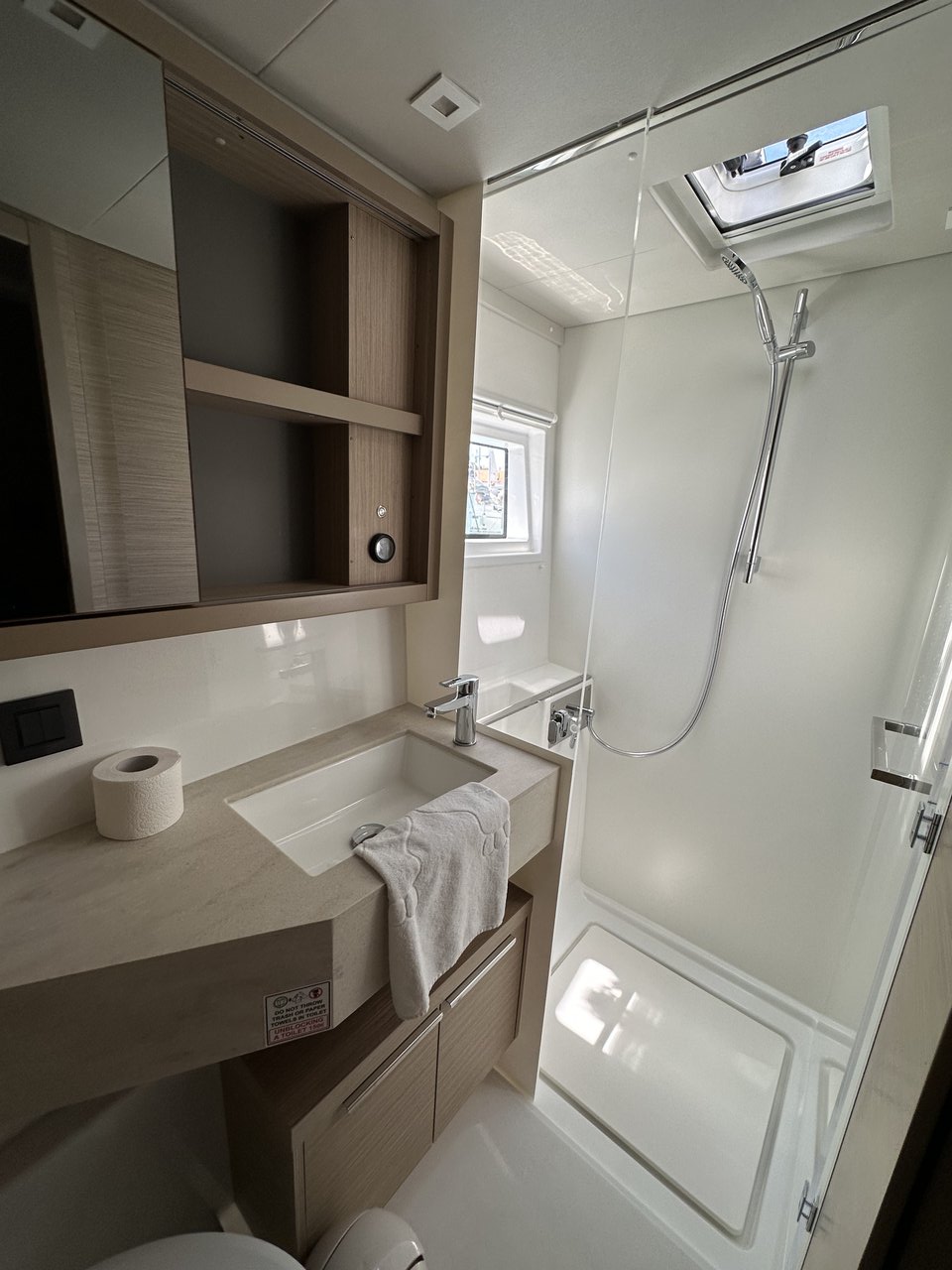 Photo #2 - Lagoon 46 - 4 + 2 cab. (Destiny Point) in Trogir - 39101