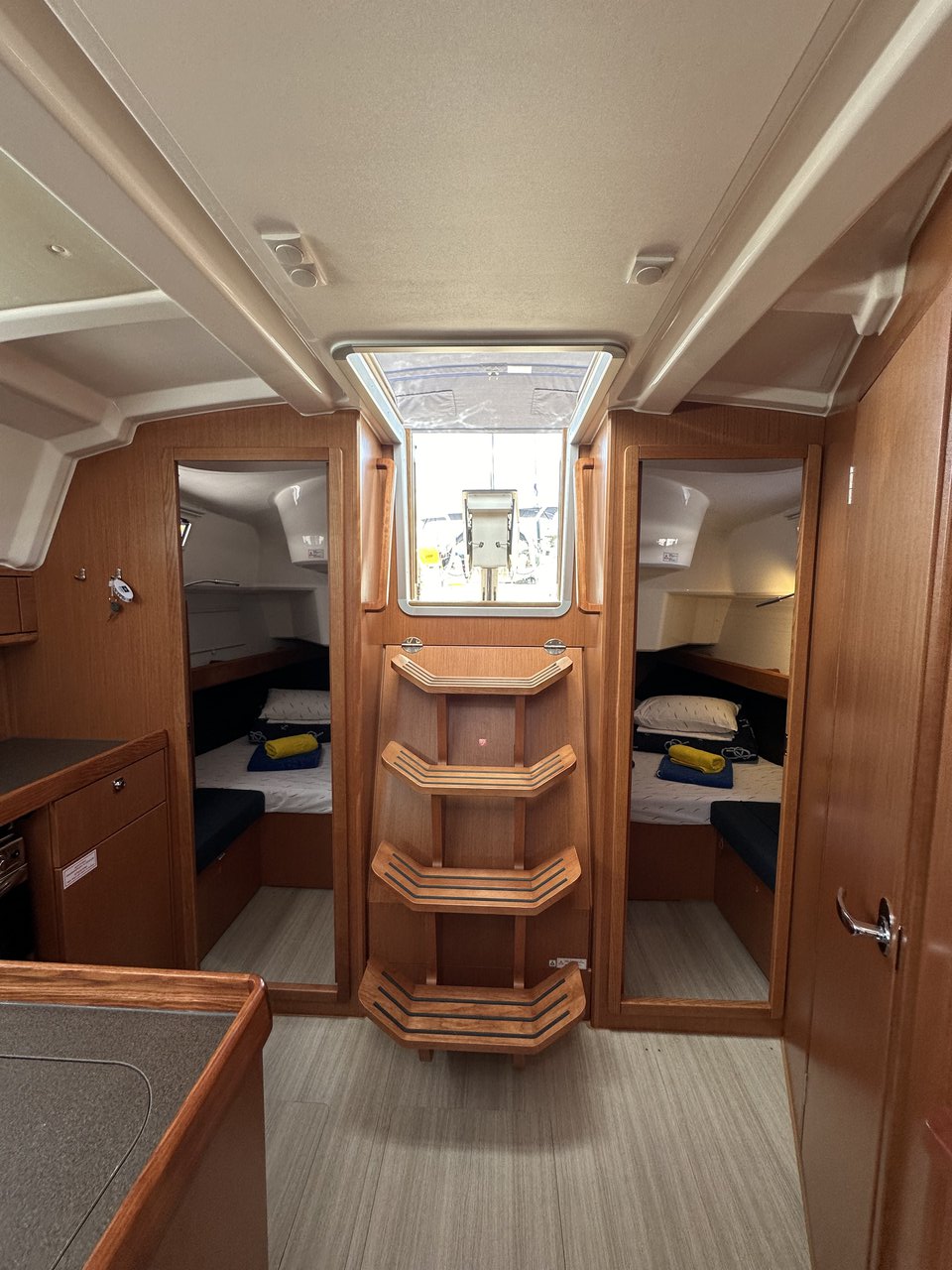Photo #7 - Bavaria Cruiser 37 - 3 cab. (Crypto) in Trogir - 39104