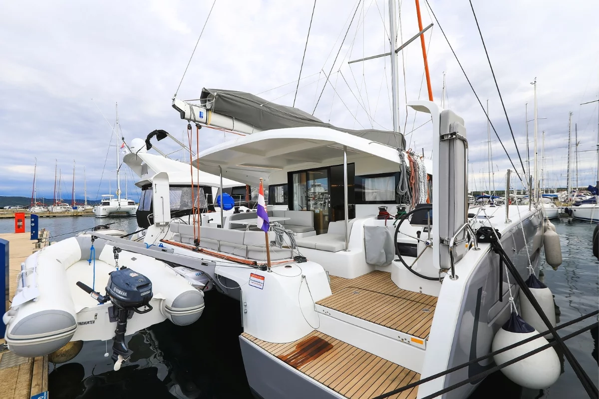 Excess 14 - 4 + 2 cab. (Windhunter)  - 0