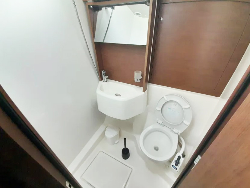 Oceanis 51.1 - 4 + 1 cab. — photo 10