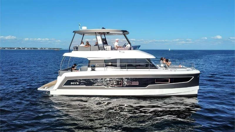 Fountaine Pajot MY5 (Red Lyon)  - 0