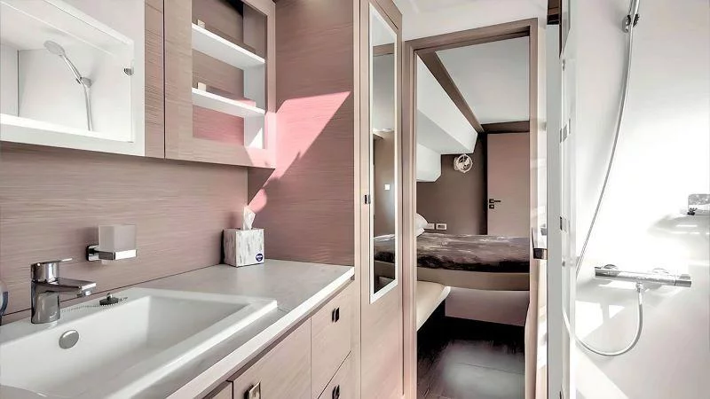Fountaine Pajot MY5 (Red Lyon)  - 6