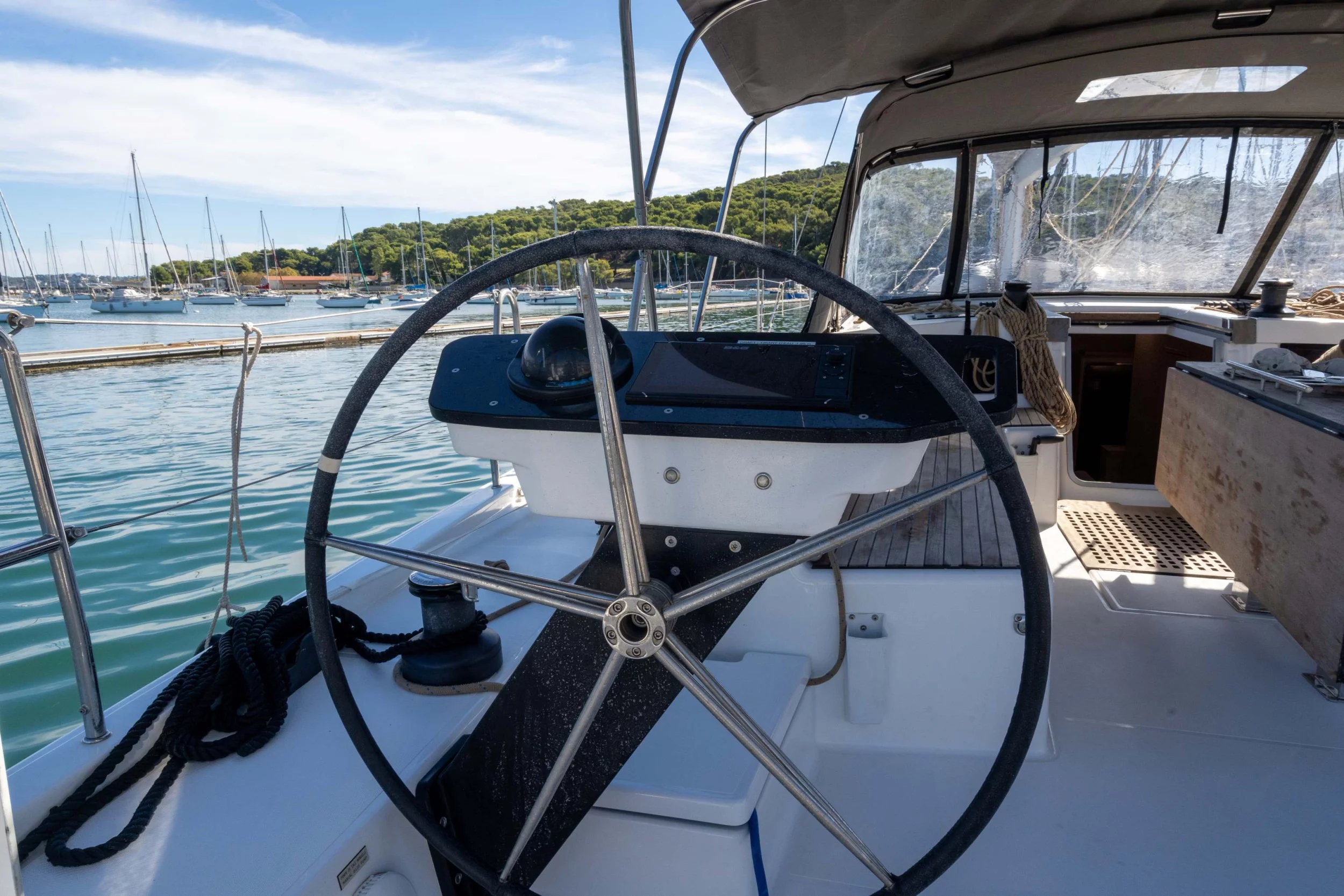Dufour 530 Smart Electric - 5 + 1 cab. (INSPIRATION)  - 4
