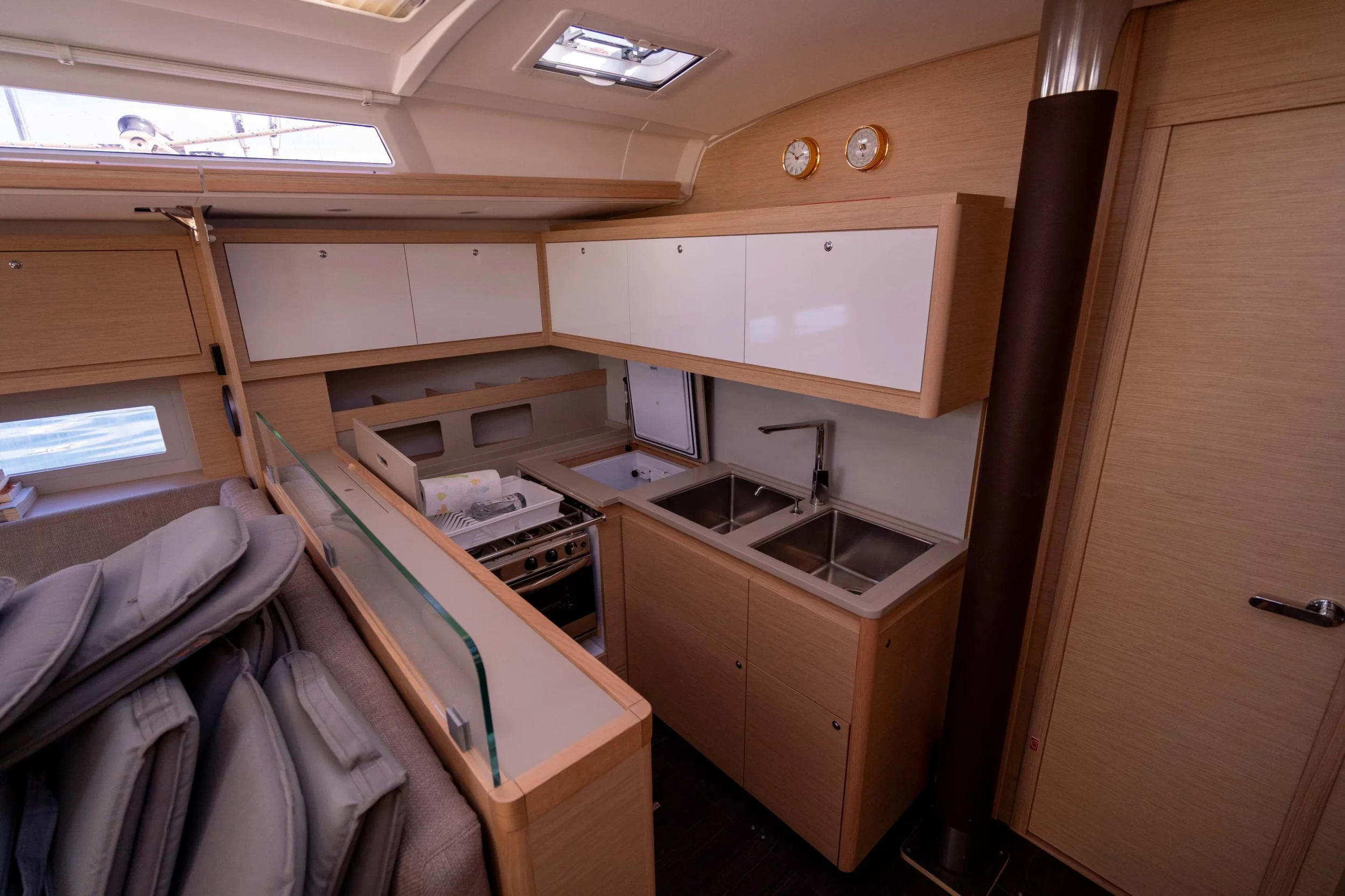 Dufour 530 Smart Electric - 5 + 1 cab. (INSPIRATION)  - 10