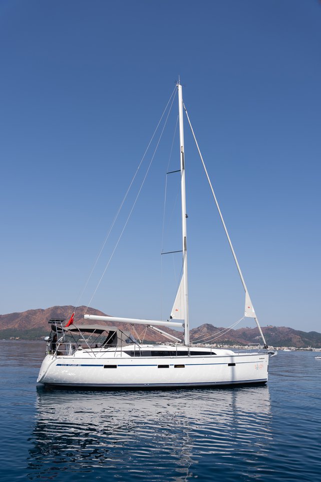 Photo #4 - Bavaria Cruiser 46 - 4 cab. (Leisure) in Marmaris - 39170