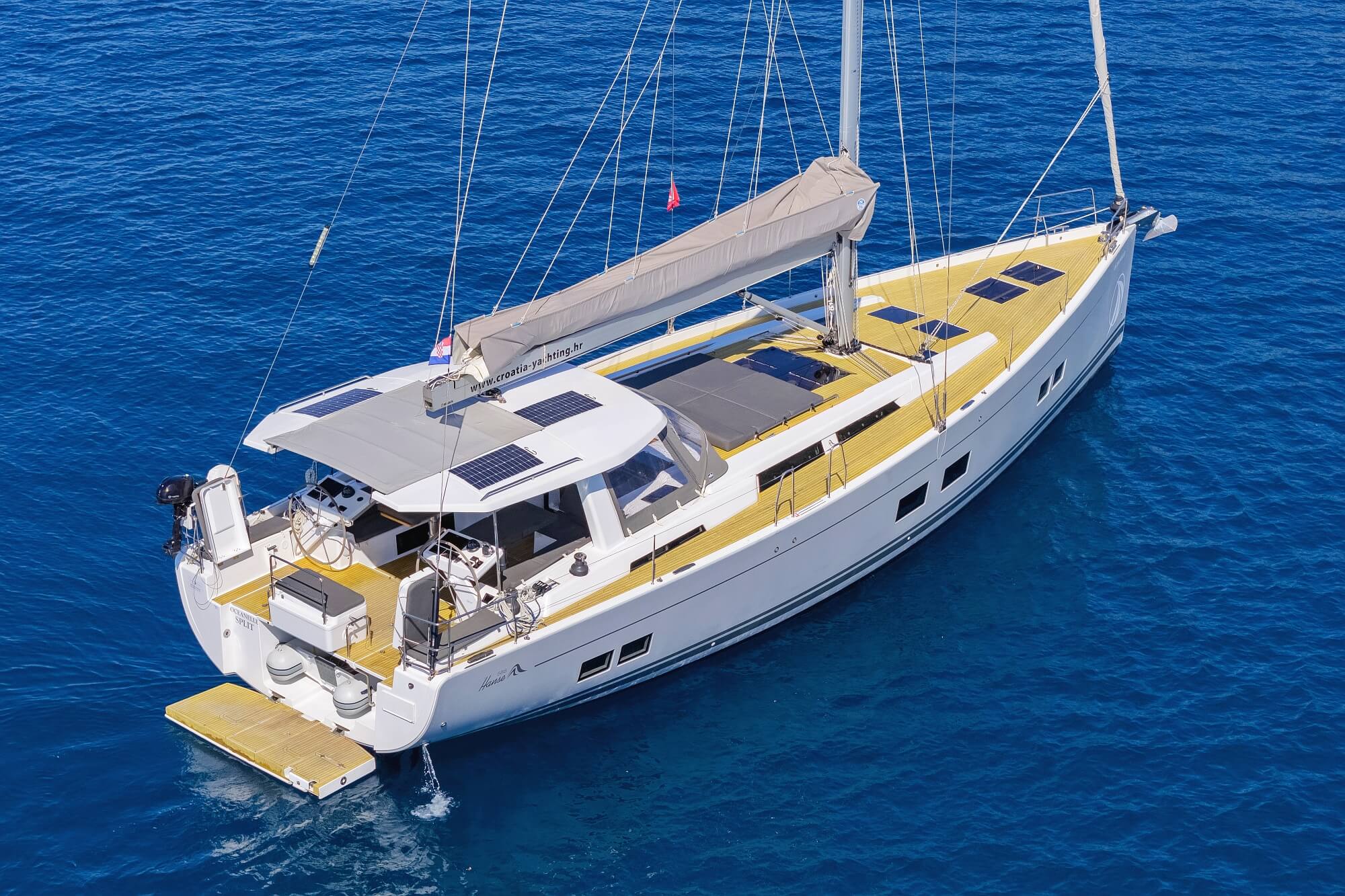 Hanse 588 - 3 + 1 cab. — photo 6