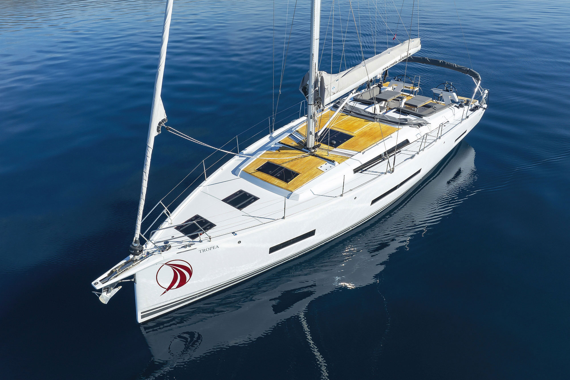 Photo #1 - Hanse 510 - 4 + 1 cab. (Tropea - OW) en Kastela - 39175