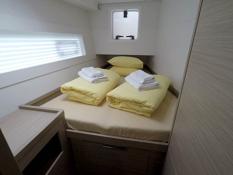 Lagoon 40 - 4 + 2 cab — photo 9