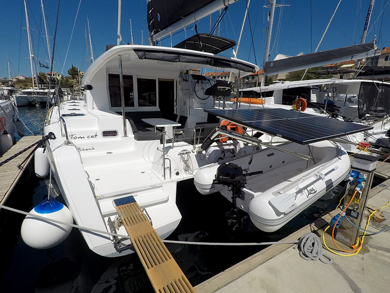 Lagoon 40 - 4 + 2 cab — photo 17