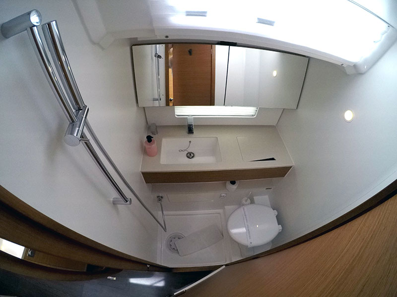 Dufour 41 - 3 cab. — photo 24