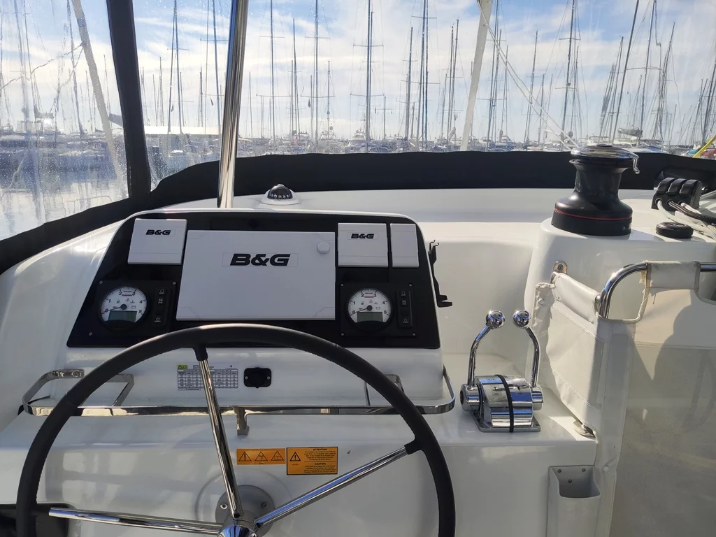 Lagoon 42 - 4 + 2 cab. (Alberta)  - 4