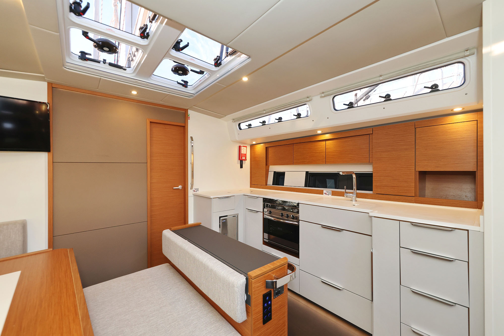 Hanse 510 - 4 + 1 cab. — photo 9