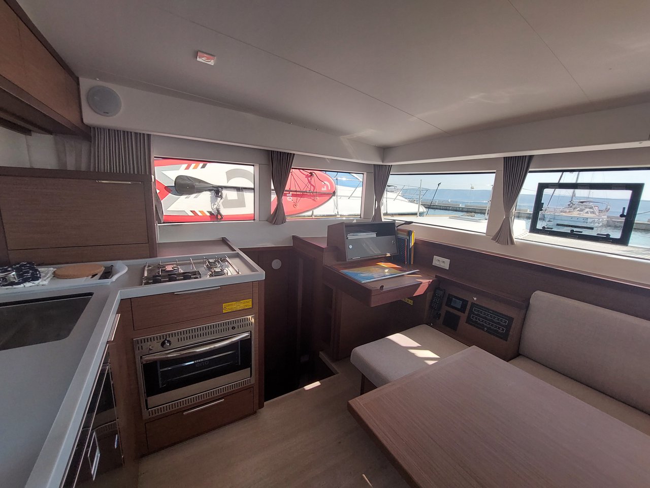 Photo #9 - Lagoon 40 - 4 + 1 cab. (Manu) in Trogir - 39229