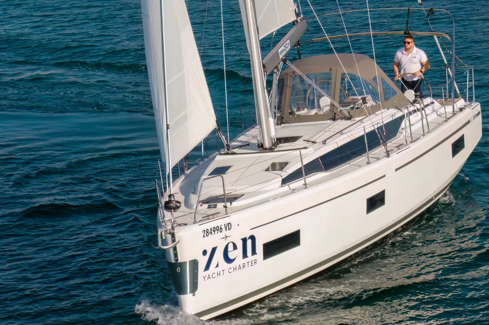 Bavaria C38 (Aura)  - 5