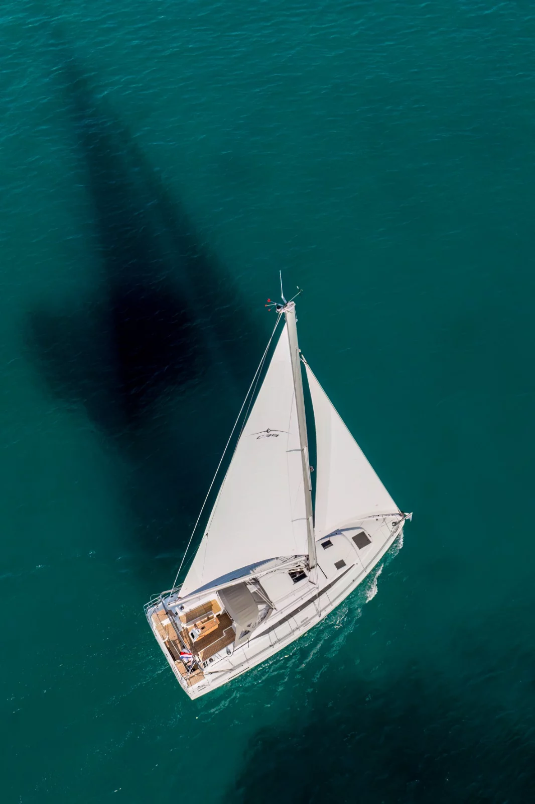 Bavaria C38 (Aura)  - 6