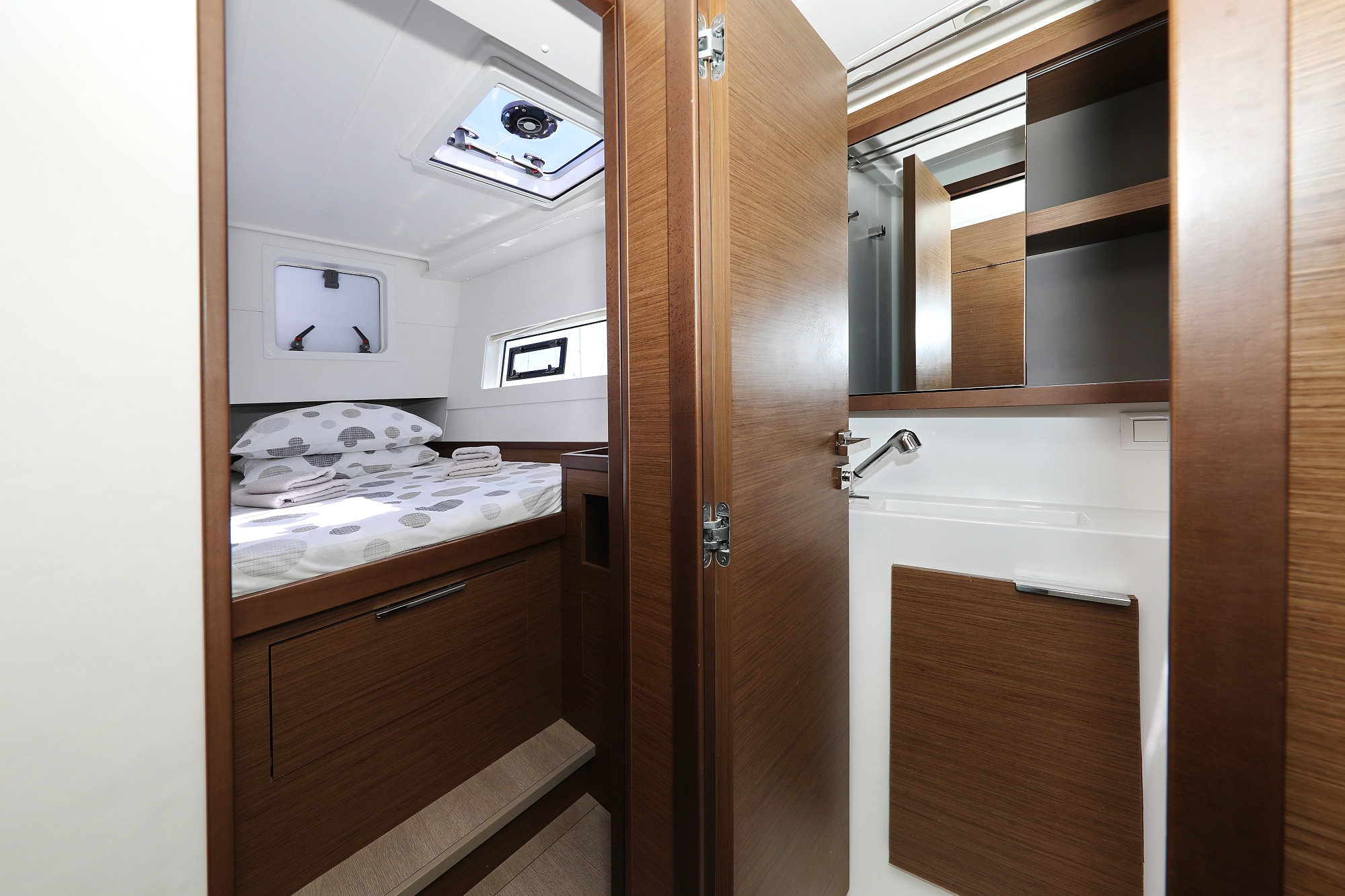 Photo #28 - Lagoon 40 - 4 + 2 cab (Tortilla Flat) in Biograd - 39279