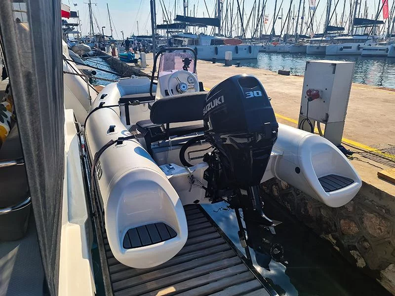 Fountaine Pajot Aura 51 - 6 + 1 cab (Breezer)  - 8