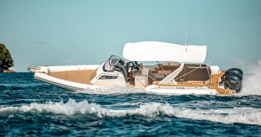 Tempest 40 (Gina)  - 1