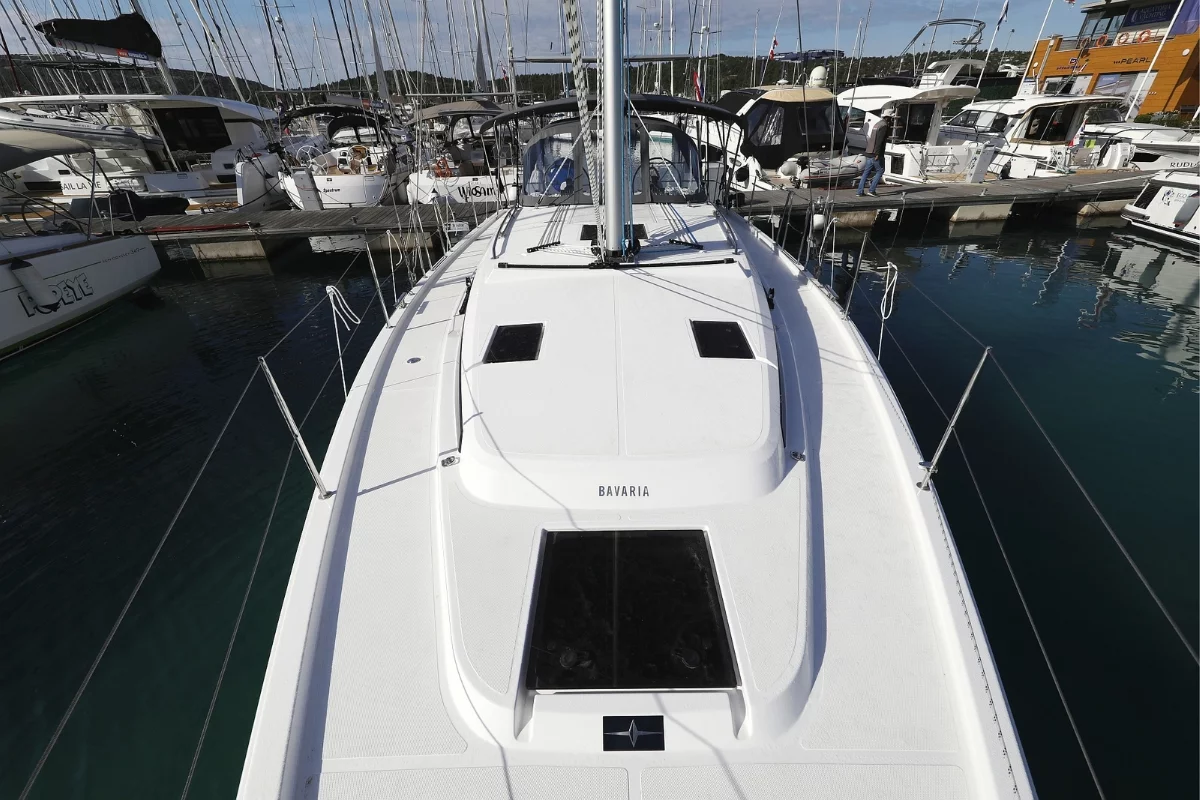 Bavaria C42 (Summertime)  - 4
