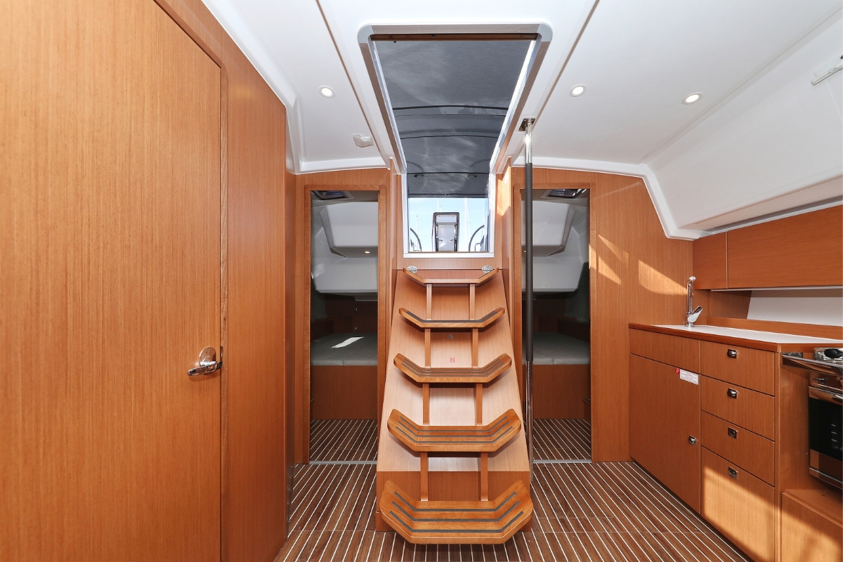Photo #8 - Bavaria C42 (Summertime) in Pirovac - 39348