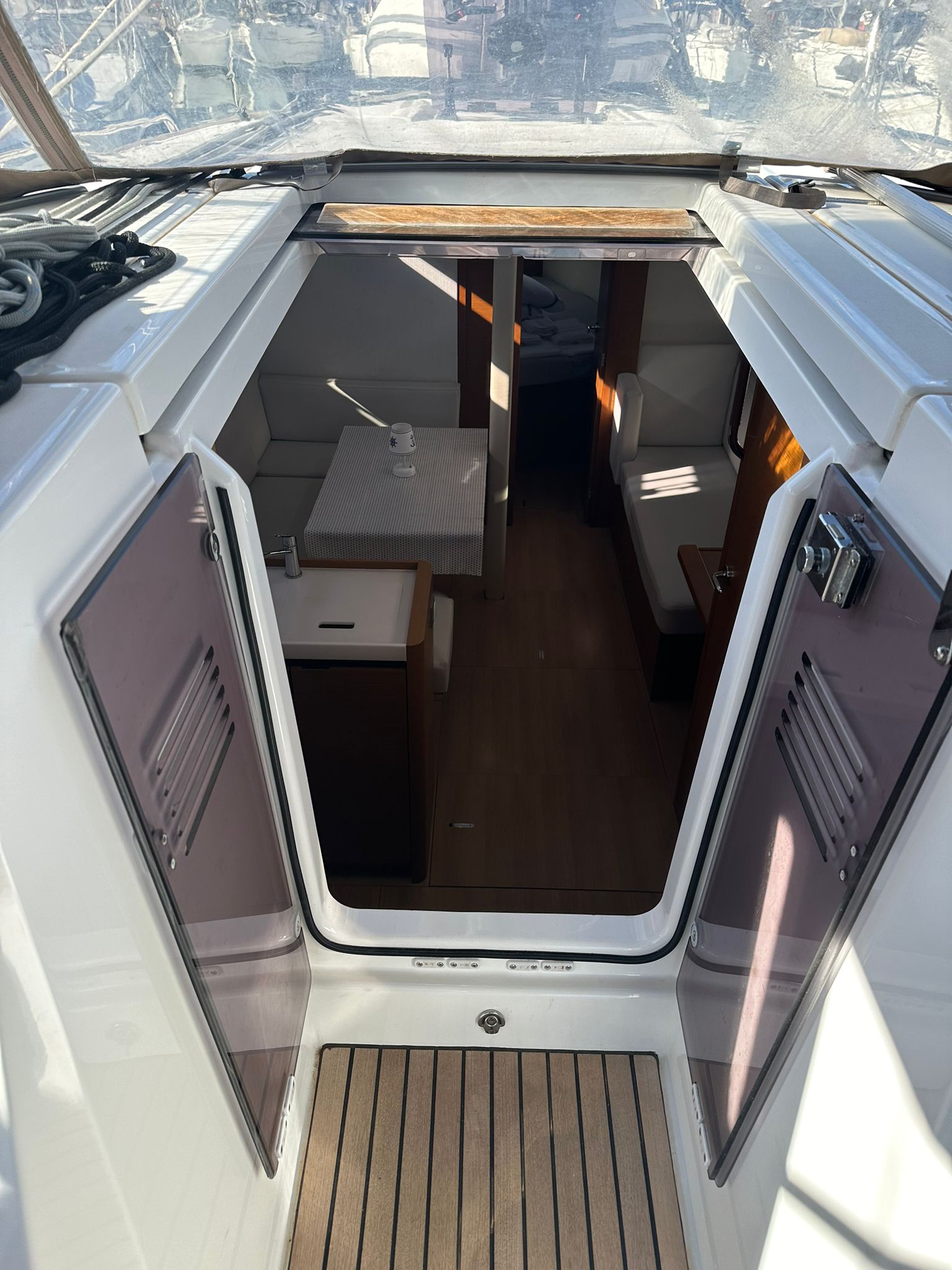 Sun Odyssey 380 - 3 cab. — photo 4