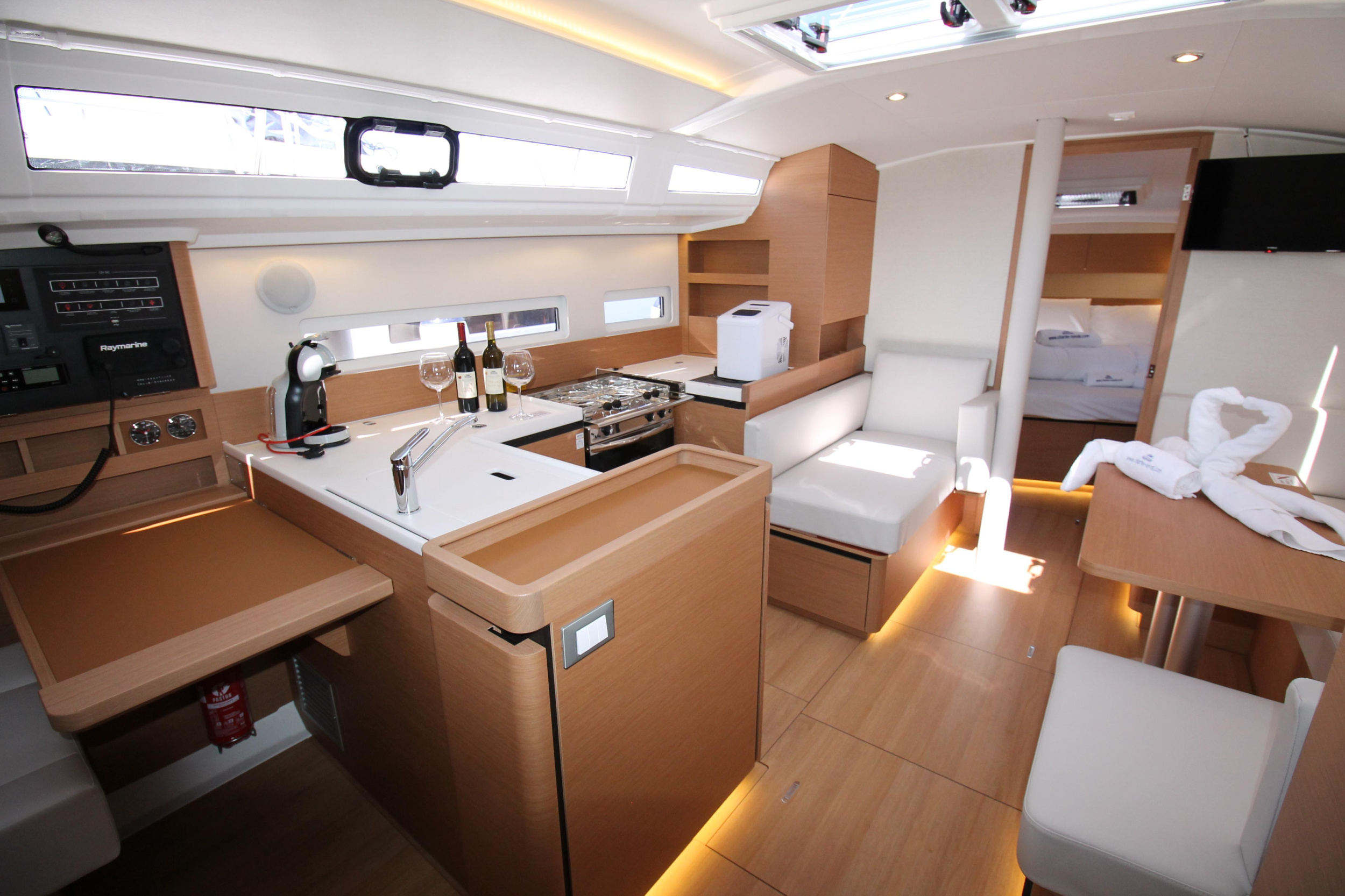 Photo #10 - Sun Odyssey 410 - 3 cab. (Bona Res) in Biograd - 39385