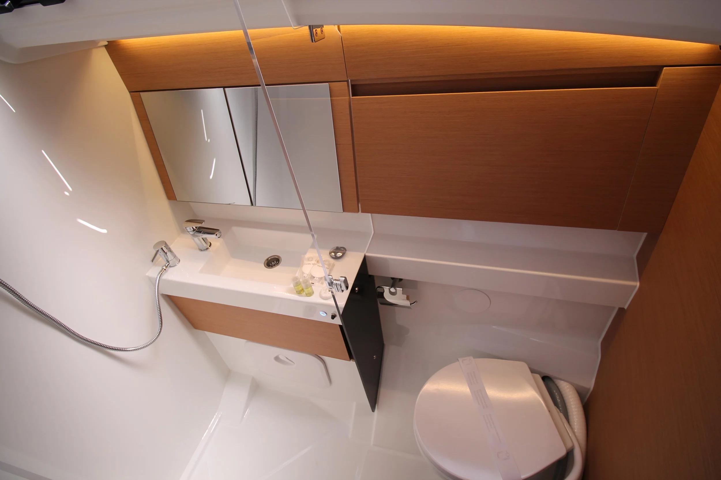 Sun Odyssey 410 - 3 cab. (Bona Res)  - 21