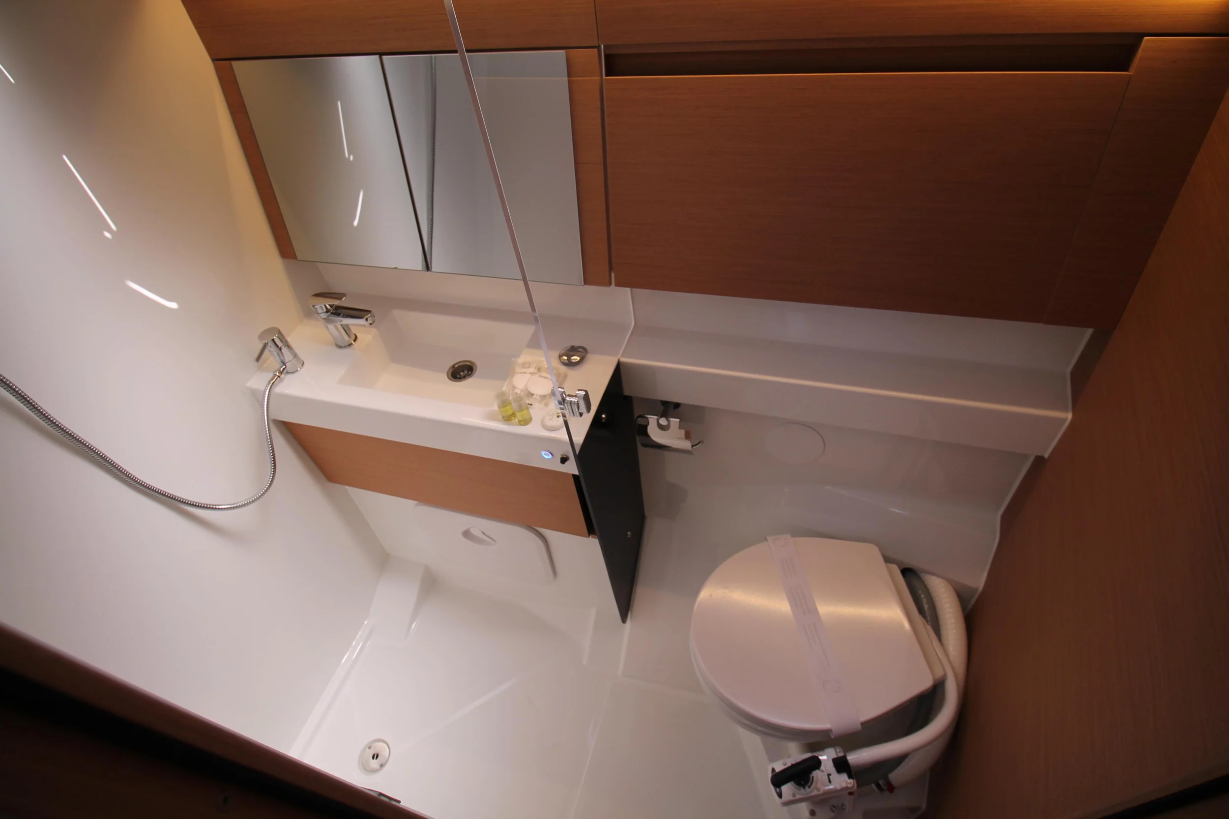 Sun Odyssey 410 - 3 cab. (Bona Res)  - 22