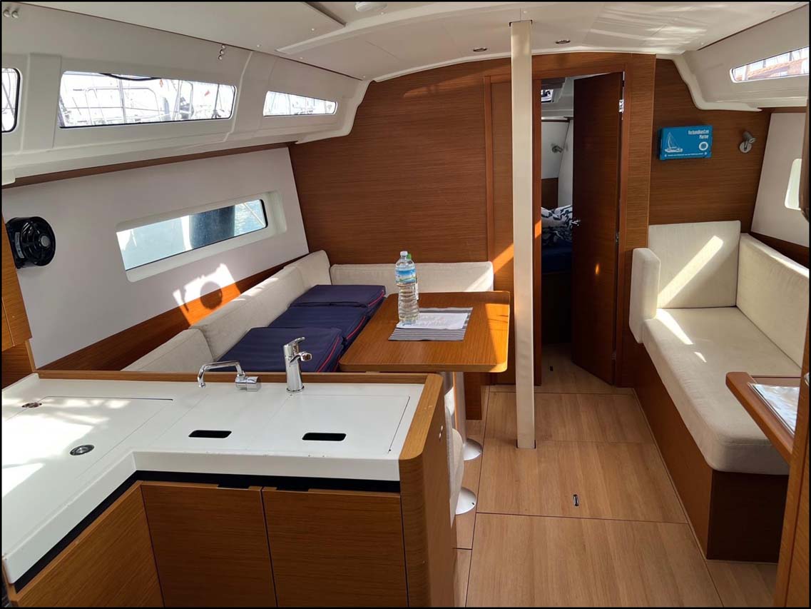 Photo #3 - Sun Odyssey 380 (Golden eye) in Palma - 39392