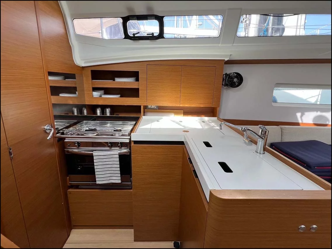 Sun Odyssey 380 (Golden eye)  - 3