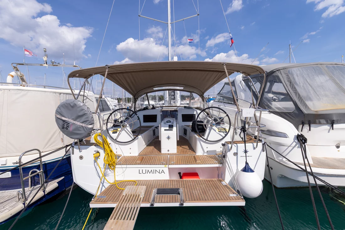 Sun Odyssey 410 - 3 cab. (Lumina)  - 0