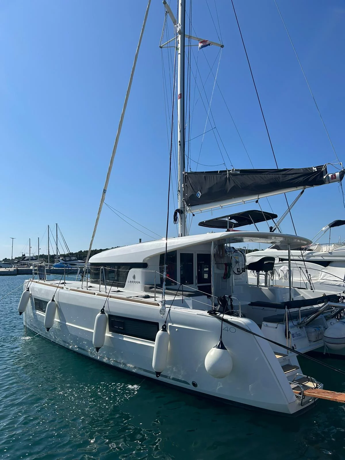Lagoon 40 - 4 + 2 cab (Sunlight)  - 11
