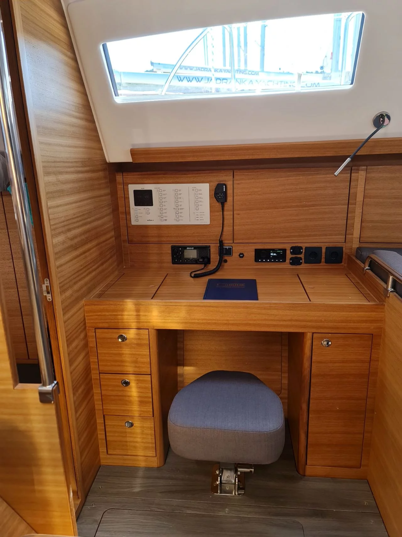 Elan Impression 45.1 - 3 cab. (Oxygen)  - 13